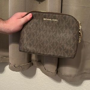 Michael Kros Crossbody bag